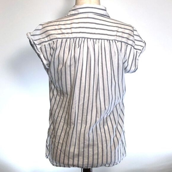 Old Navy Women's Button-Up Shirt Striped Cap Sleeve Size Small - Picture 3 of 6